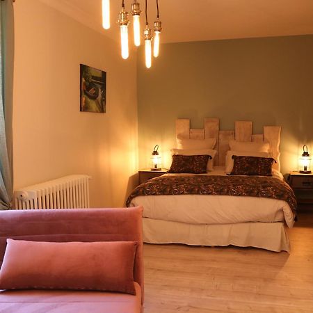 Logis De Pierre Levee Bed and Breakfast Bessines Eksteriør billede