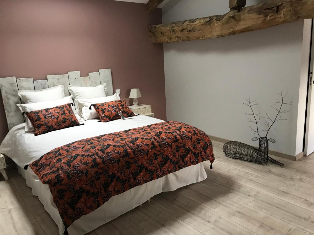 Logis De Pierre Levee Bed and Breakfast Bessines Eksteriør billede